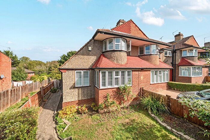 3 Bedroom End Of Terrace House For Sale In Ridgeway Drive, Bromley, BR1