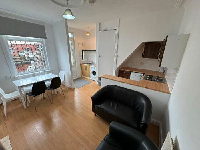 3 Bedroom Terraced House To Rent In Berkeley View, Harehills, Leeds, LS8