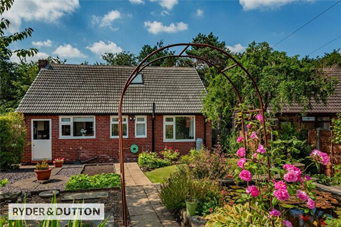 3 Bedroom Bungalow For Sale In Sunfield Crescent, Royton, Oldham, Greater Manchester, OL2