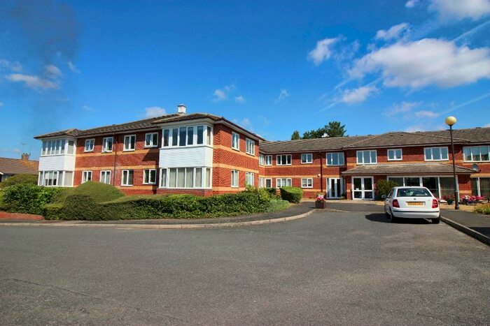 2 Bedroom Flat For Sale In Roman Court, Borough Green, TN15