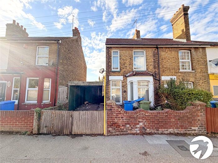 2 Bedroom End Of Terrace House For Sale In Murston Road, Sittingbourne, Kent, ME10