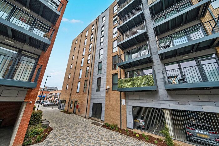 2 Bedroom Flat To Rent In Brewers Square, Dartford, DA1