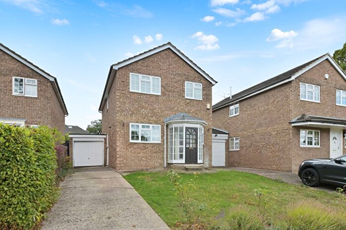 4 Bedroom Link Detached House To Rent In Washington Drive, Windsor, Berkshire, SL4
