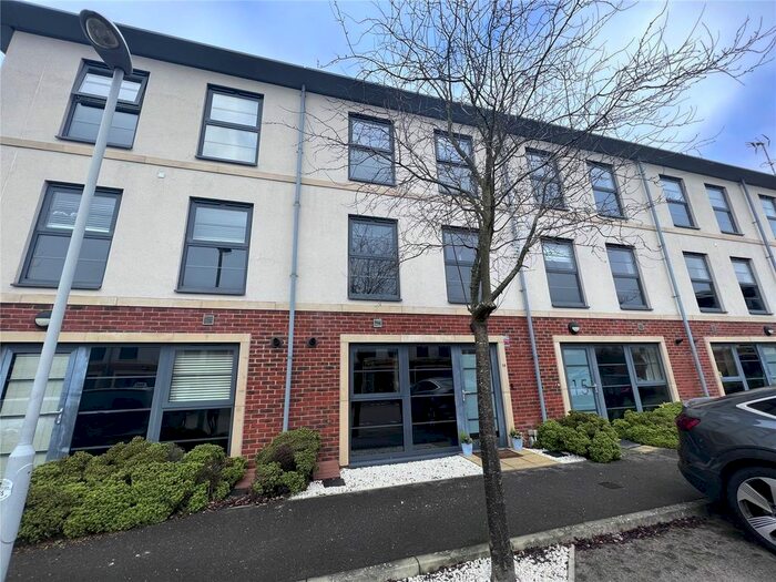 4 Bedroom Town House To Rent In Sunderland Place, Farnborough, GU14