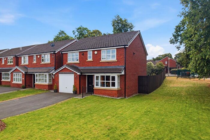 4 Bedroom Detached House For Sale In Brook Close, Gee Cross Hyde, SK14