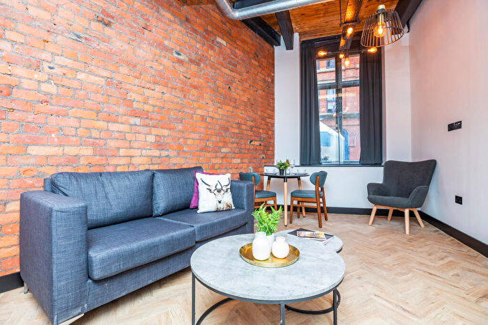1 Bedroom Apartment To Rent In Apt, Waterloo Street #, M1