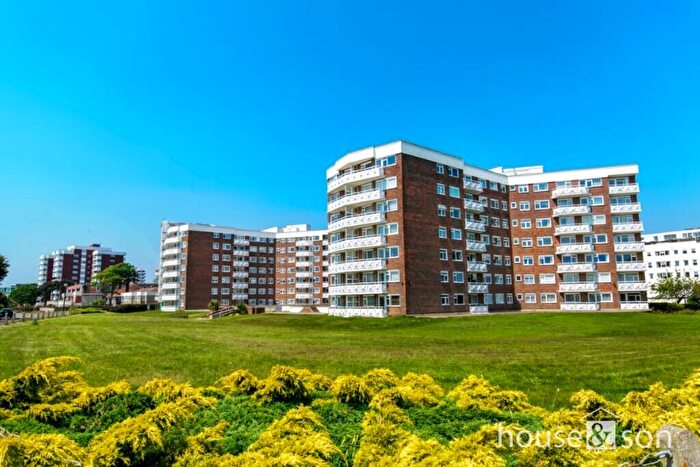 2 Bedroom Apartment To Rent In Elizabeth Court, Grove Road, Bournemouth, BH1