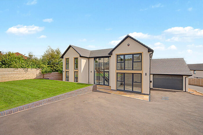 5 Bedroom Detached House For Sale In Trough Laithe Gardens, Barrowford, BB9