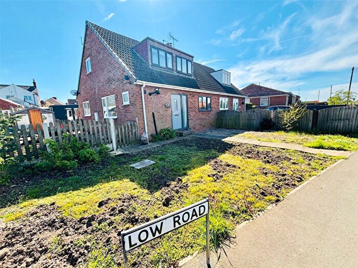 4 Bedroom Semi-Detached House For Sale In Plough Garth, Kellington, Goole, DN14