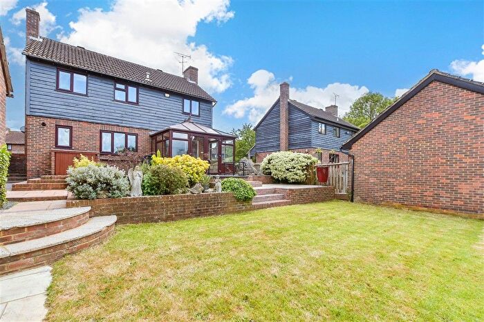 4 Bedroom Detached House For Sale In South Lea, Kingsnorth, Kent, TN23