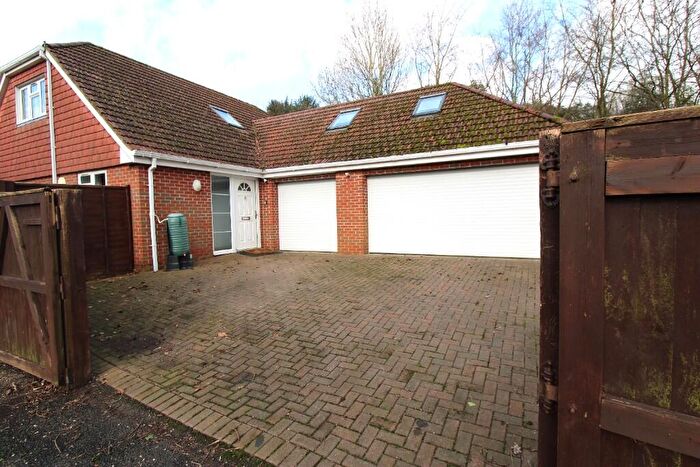 3 Bedroom Detached Bungalow To Rent In Southampton Road, SO45
