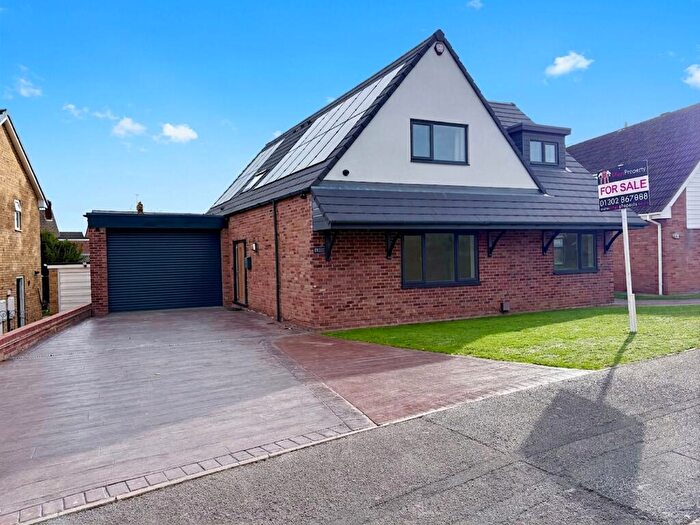 4 Bedroom Detached Bungalow For Sale In Sharlston Gardens, Rossington, DN11
