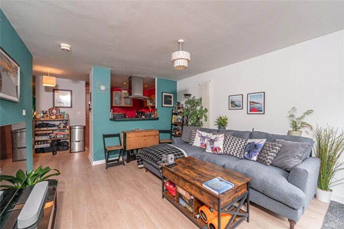 2 Bedroom Flat For Sale In / East Pilton Farm Rigg, Edinburgh, EH5
