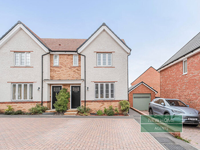 3 Bedroom Semi-Detached House For Sale In Carnoustie Road, Basingstoke, RG23