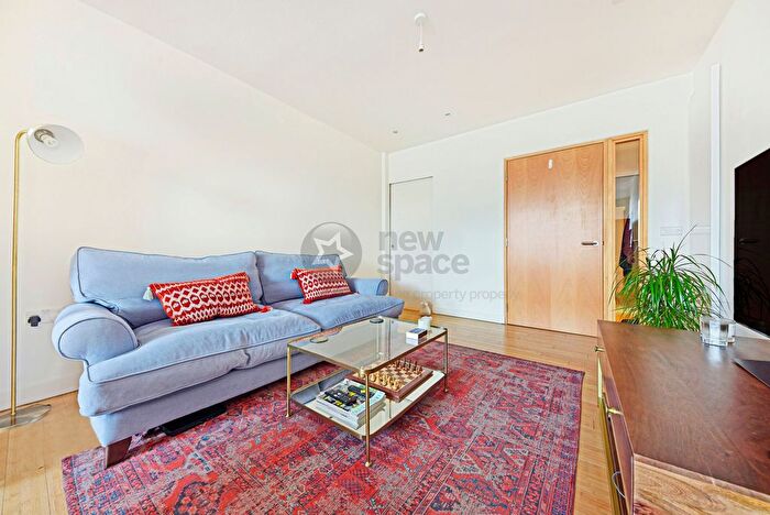 2 Bedroom Flat To Rent In Kingsland Road, Soda Studios, E8