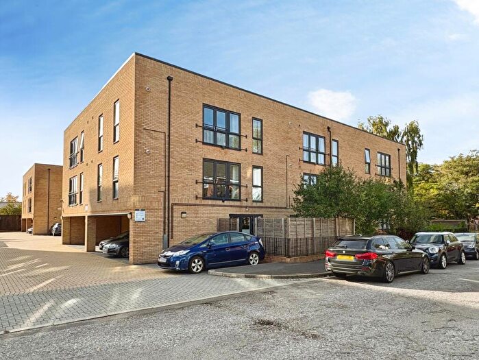 2 Bedroom Flat For Sale In Exchange Close, Aldershot, Hampshire, GU11