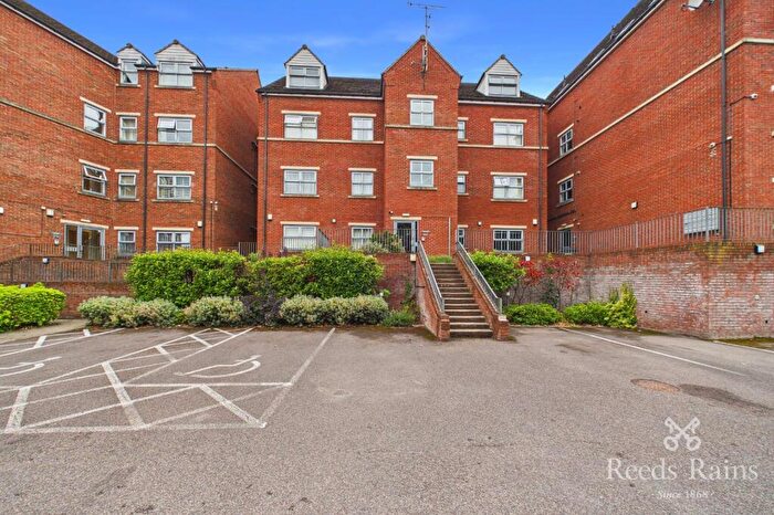 2 Bedroom Apartment For Sale In Moorgate View, Rotherham, South Yorkshire, S60