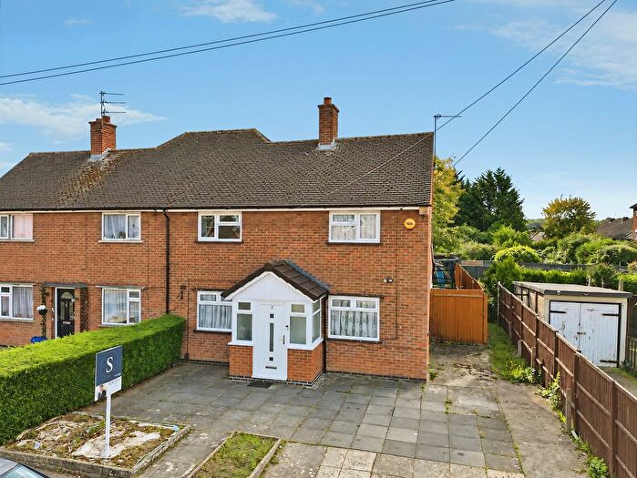 3 Bedroom Semi-Detached House For Sale In Bruins Walk, Oadby, LE2