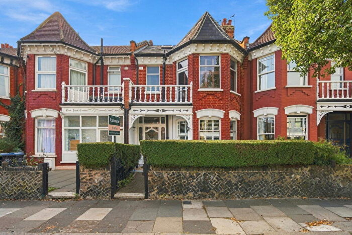 4 Bedroom Terraced House For Sale In Fleetwood Road, NW10