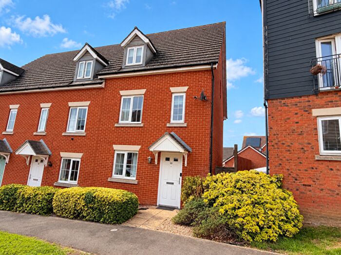 3 Bedroom Town House To Rent In Phoenix Way, Stowmarket, IP14