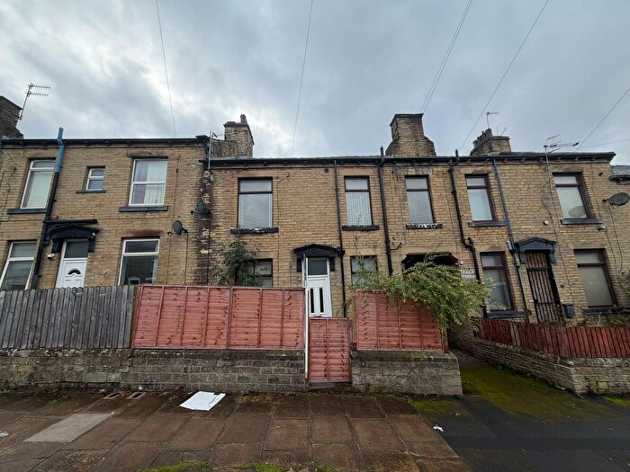2 Bedroom Property To Rent In Paley Terrace, Bradford, BD4