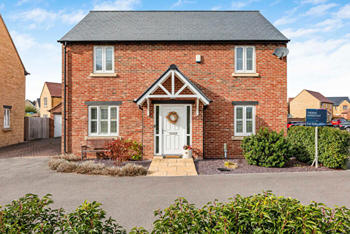 4 Bedroom Detached House For Sale In Pointer Place, Marcham, OX13