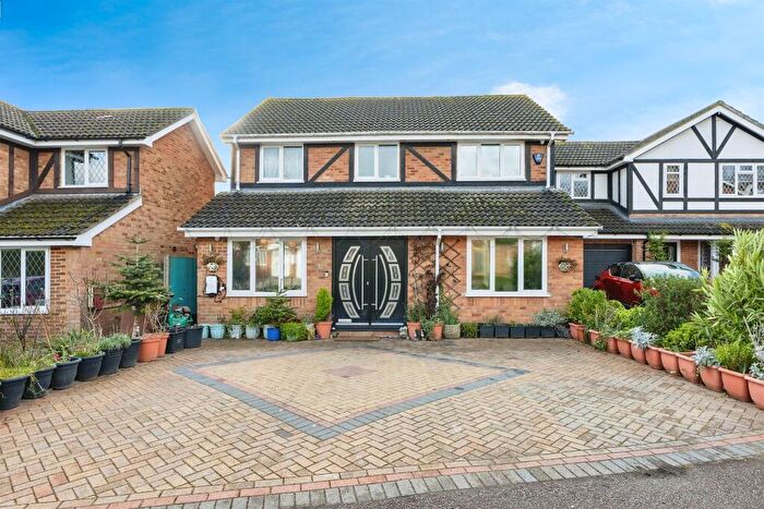 5 Bedroom Detached House For Sale In Skelmerdale Way, Earley, Reading, RG6