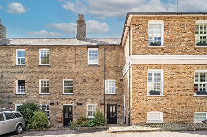2 Bedroom Town House For Sale In Posting House, Tring Station, HP23