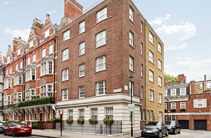 6 Bedroom Terraced House To Rent In Park Street, Mayfair, W1K