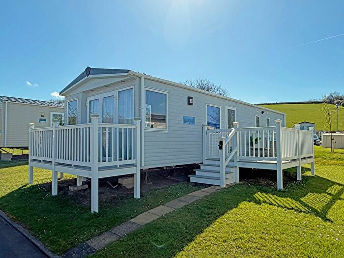 2 Bedroom Mobile/park Home For Sale In Doniford Bay, Watchet, TA23