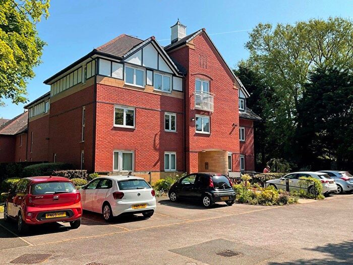 1 Bedroom Apartment For Sale In Weldale, Chase Close, Birkdale, Southport, PR8