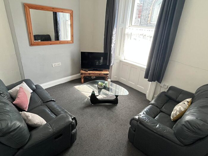 3 Bedroom House To Rent In Clifton Place, North Hill, Plymouth, PL4