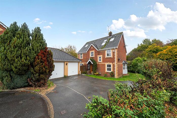 6 Bedroom Detached House For Sale In Mulberry Close, Chippenham, SN14