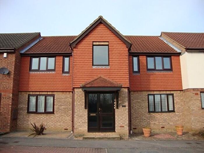 1 Bedroom Flat To Rent In Steeple View, SS15