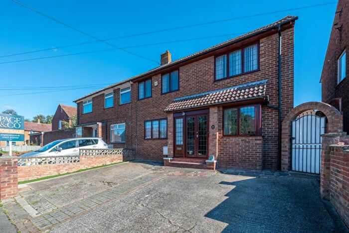 4 Bedroom Semi-Detached House For Sale In Hampshire Road, Canterbury, CT1