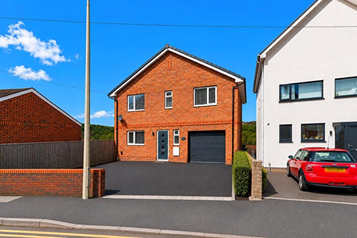 4 Bedroom Detached House For Sale In Tabor Road, Maesycwmmer, Hengoed, CF82