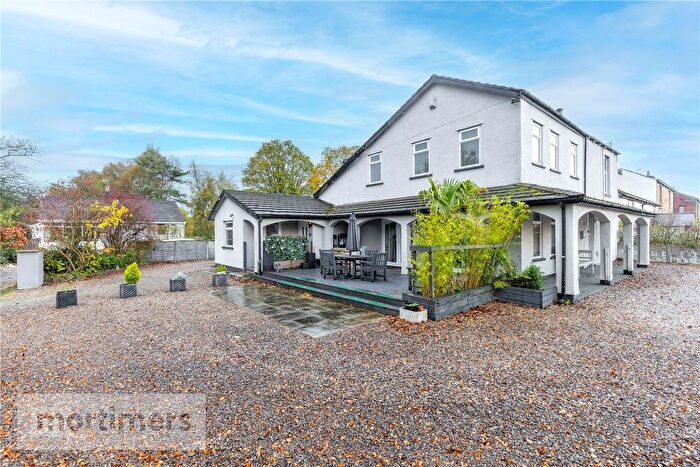 5 Bedroom Flat For Sale In Lovely Hall Lane, Salesbury, Blackburn, Lancashire, BB1