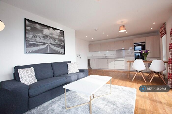 3 Bedroom Flat To Rent In Hannaford Walk, London, E3
