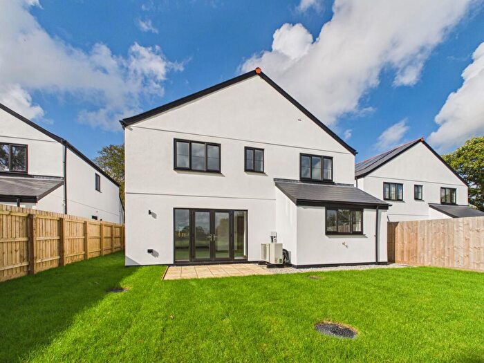 4 Bedroom Detached House For Sale In Whitstone, Holsworthy, EX22
