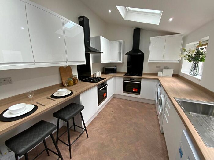 7 Bedroom Terraced House To Rent In Beeston Road, Dunkirk, Nottingham, NG7