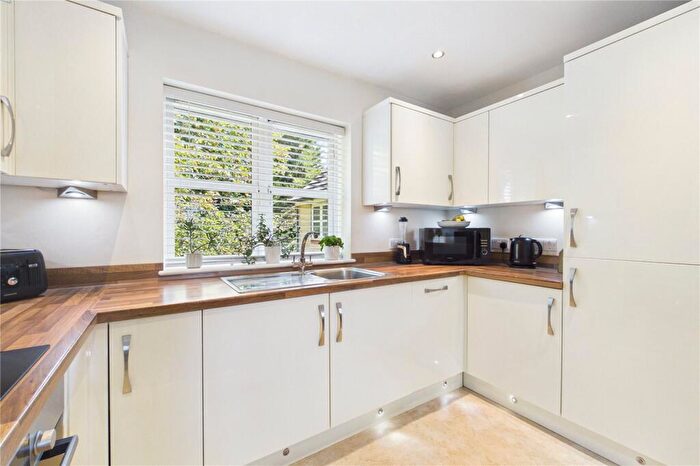 2 Bedroom Apartment For Sale In Lawrence Place, Newbury, Berkshire, RG14