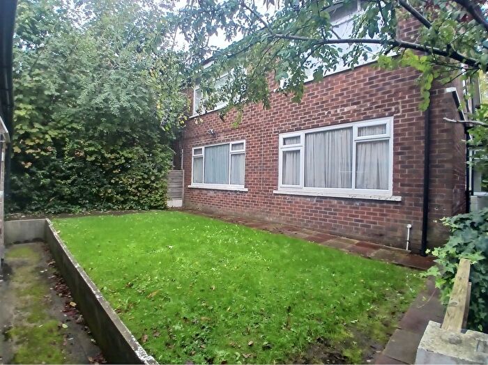 2 Bedroom Maisonette For Sale In New Hall Road, Broughton Park, M7