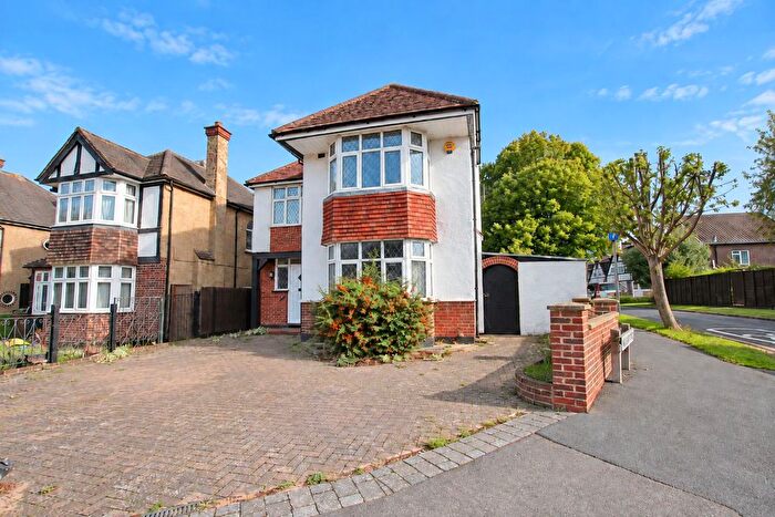3 Bedroom Detached House To Rent In Harcourt Road, Wallington, SM6