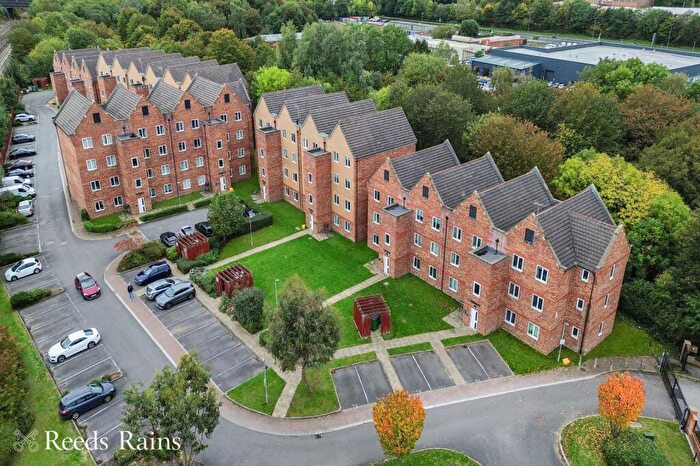 2 Bedroom Apartment For Sale In Tapton Lock Hill, Chesterfield, Derbyshire, S41