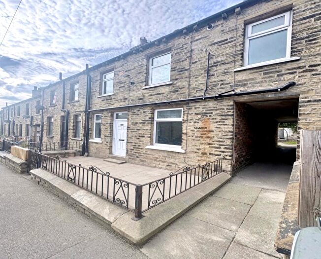 2 Bedroom Terraced House To Rent In South Parade, Cleckheaton, Kirklees, BD19