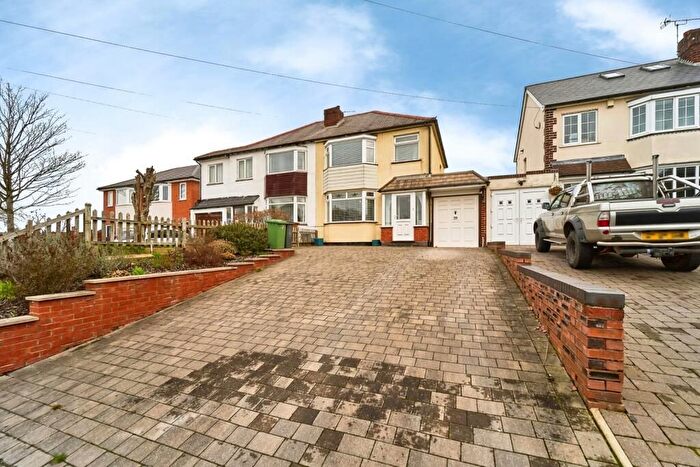 3 Bedroom Semi-Detached House To Rent In Daw End Lane, Rushall, WS4