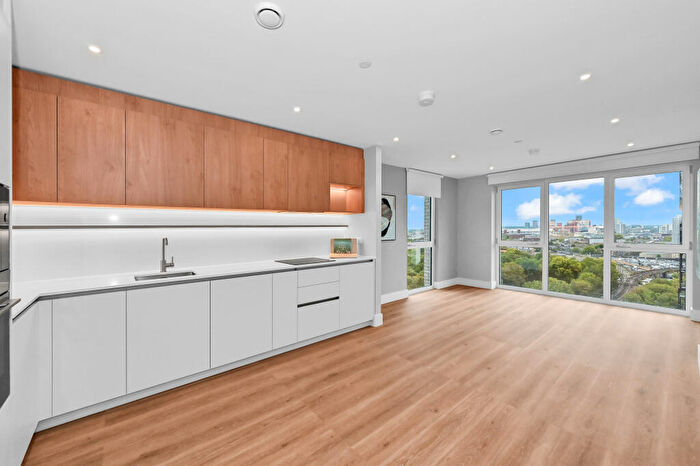 2 Bedroom Apartment To Rent In Bow View Apartments, Bow, E3