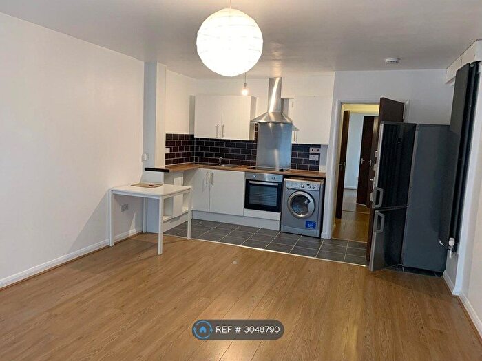 1 Bedroom Flat To Rent In Staines Road, Twickenham, TW2