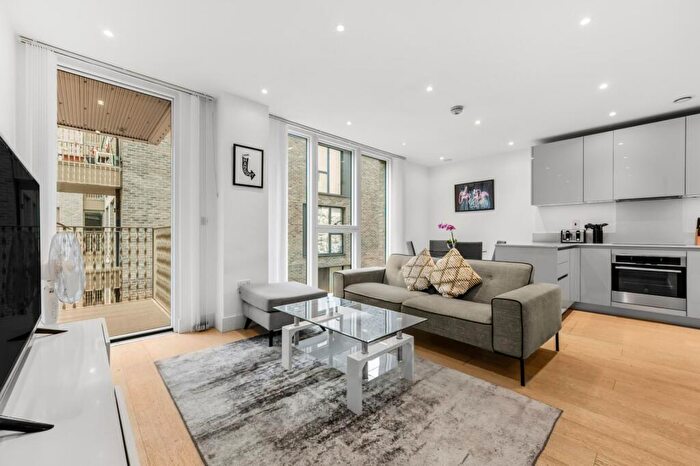 2 Bedroom Flat For Sale In Rochester Place, Regent Canalside, NW1