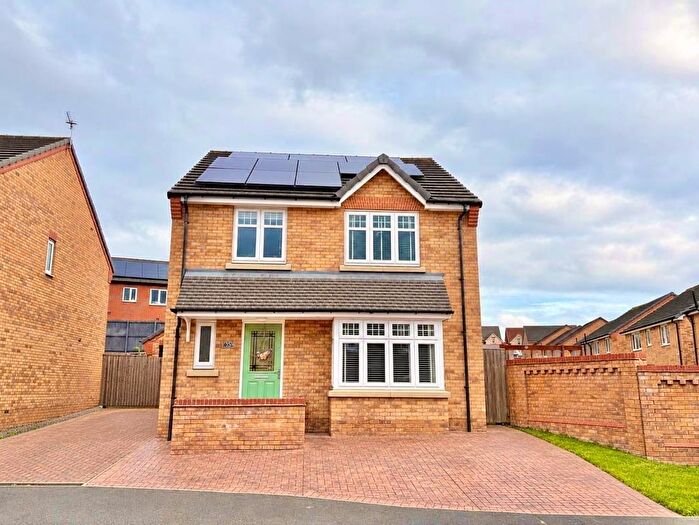 4 Bedroom Detached House For Sale In Amberwood Avenue, Castleford, WF10